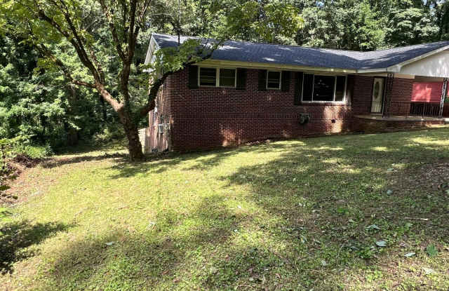 3 Bedroom, 2 Bathroom- House in Lindale!