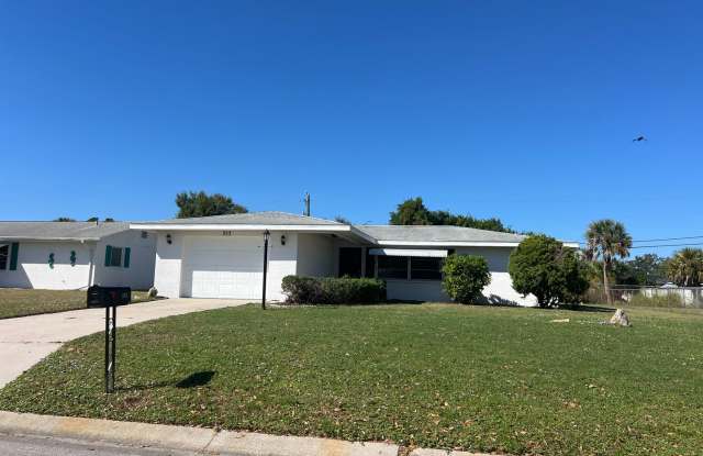 MOVE-IN READY! 2BR/2BA/1CG IN VENICE EAST