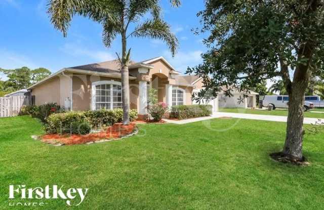 2942 Southwest Sandbar Street