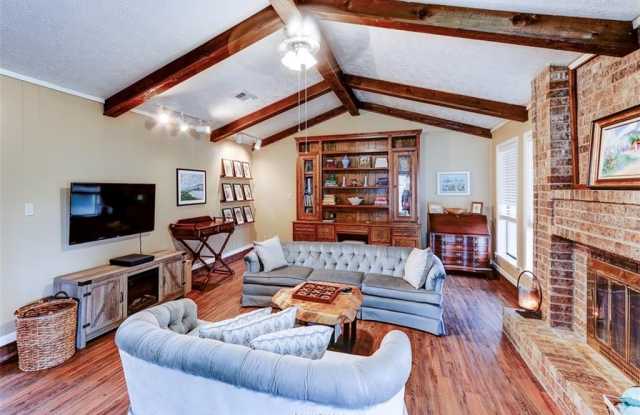 2727 Jennifer Circle