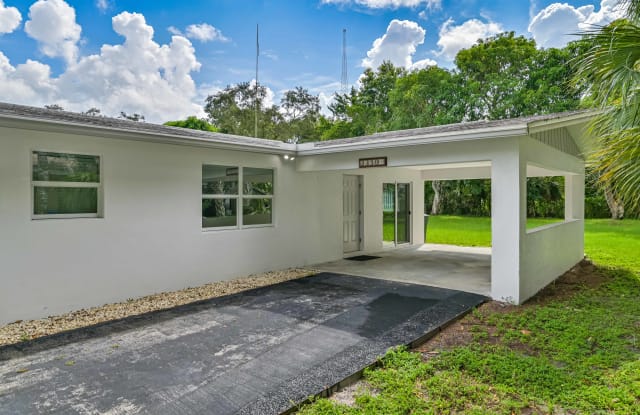 3350 E Riverside Dr - 3350 East Riverside Drive, Fort Myers, FL 33916