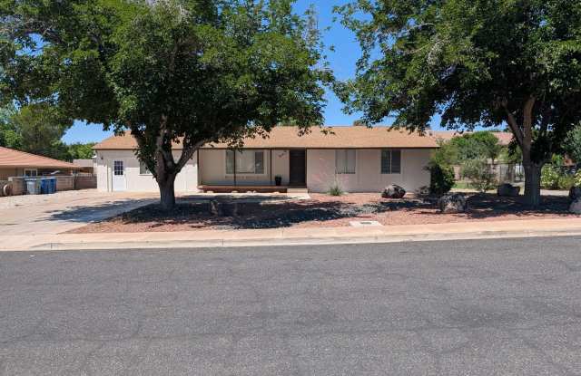 Six Bedroom Home in Bloomington Ranches