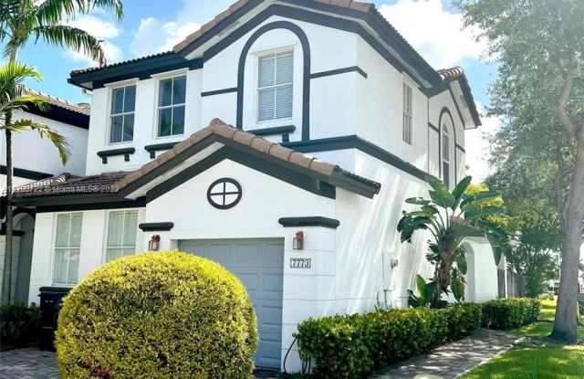 7773 NW 114th Path