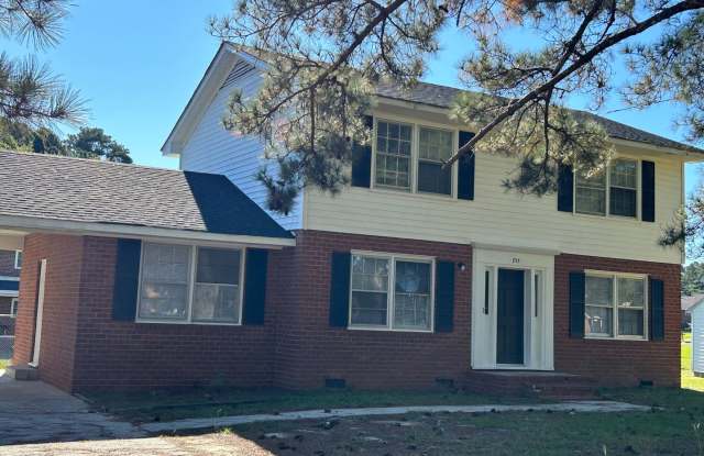 Spacious 3 bedroom 3 bath home for rent