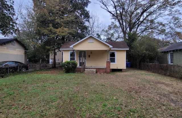 Photo of 2413 Garden Drive