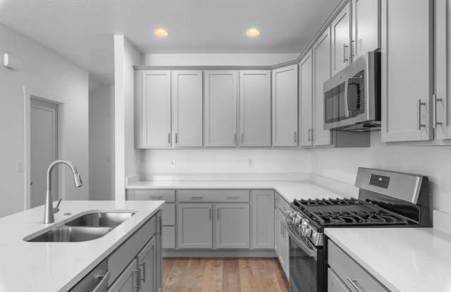 1 MONTH FREE RENT- 3 Bed 2.5 Bath South Jordan Townhome Available Now!