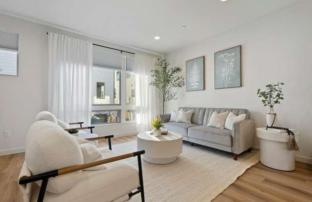 18007 3rd Avenue Northeast