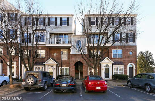 1734 Kingsgate Ct Unit 304