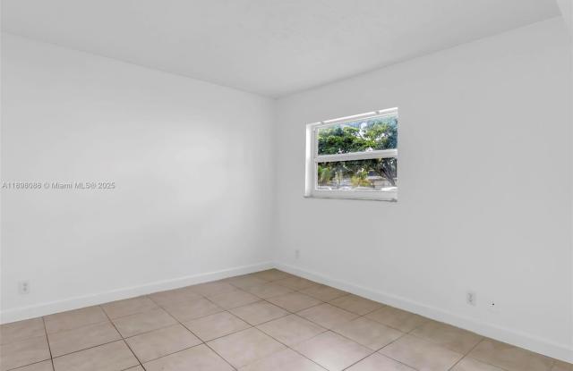 8002 Lagos De Campo Blvd