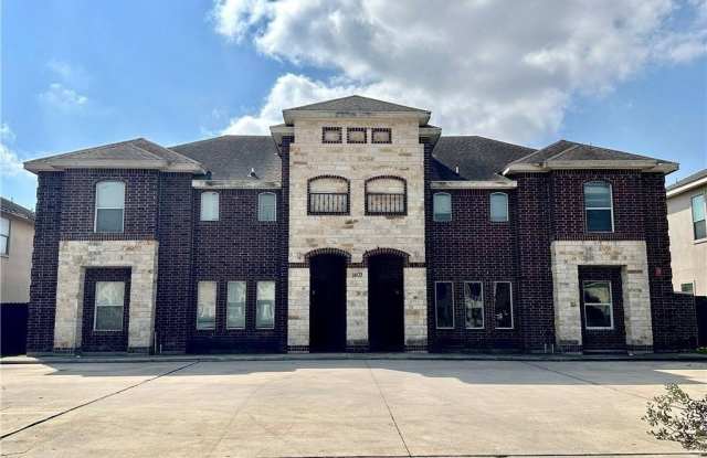 1403 West Kiwi Avenue