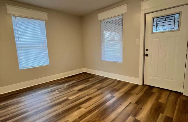 1106 Chapman Avenue Southwest - D