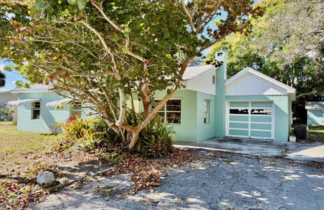 Photo of 1050 NE Wright Avenue