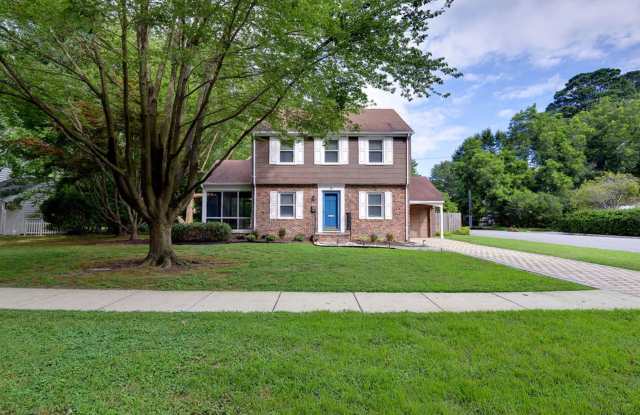 Delightful Home in Brandon Heights - 9 Westover Road, Newport News, VA 23601