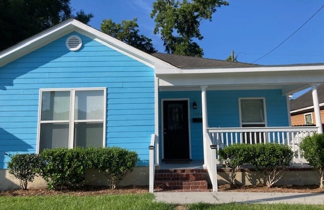 1223 East Waldburg Street - 1223 East Waldburg Street, Savannah, GA 31404