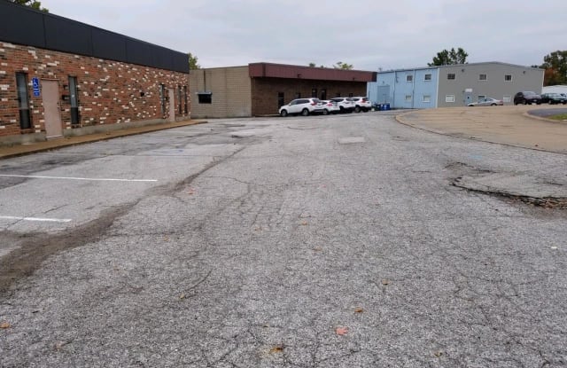 1000 Fox Chase Industrial Drive - 1000 Fox Chase Industrial Drive, Arnold, MO 63010