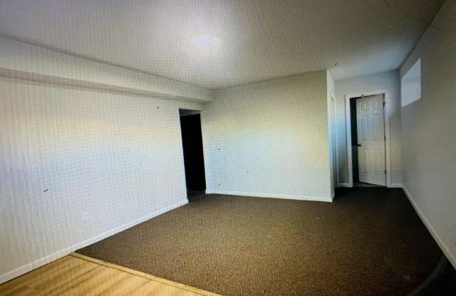 401 BLUE BELL Road unit: C