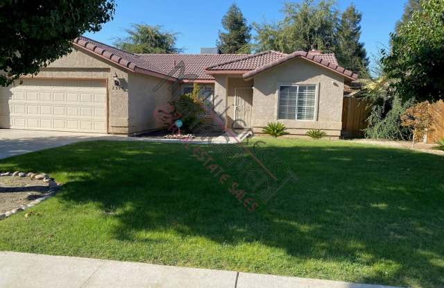 Nice 3 Bed/2 Bath Located in NW Neighborhood near Visalia Country Club! - 2538 West Delta Court, Visalia, CA 93291