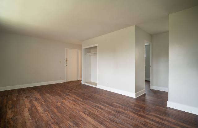 Delaware Ave Apartments