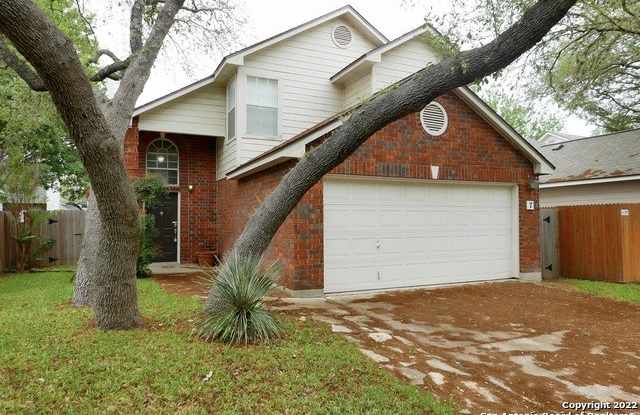 7 PEMBROKE LN - 7 Pembroke Lane, San Antonio, TX 78240