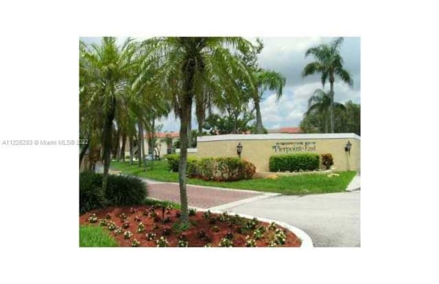 1060 N Hiatus Rd - 1060 N Hiatus Rd, Pembroke Pines, FL 33026