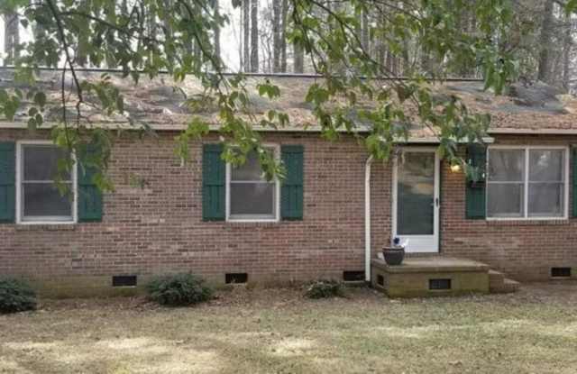 314 Trinity Street - 314 Trinity Street, Siler City, NC 27344