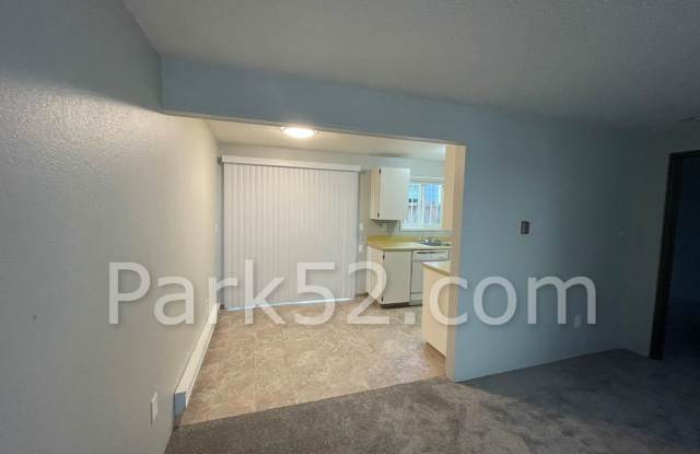 $500 Off First Full Month! -North Tacoma - 1st Floor 1 Bedroom 1 Bathroom Apartment