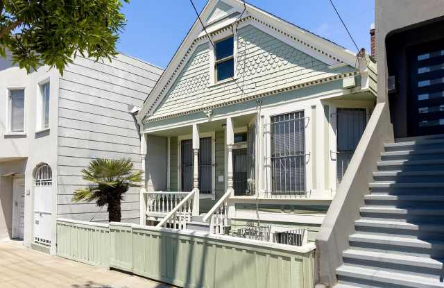 835 Wisconsin Street, #B