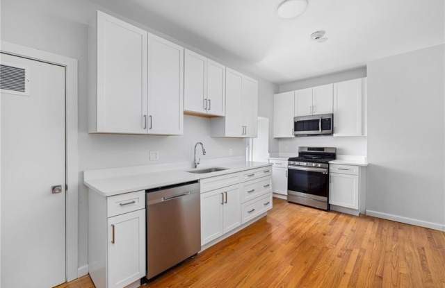462 Thames Street unit: 3