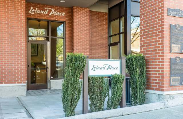 Stunning 2 Bedroom 2 Bath condo, with 2 Parking spots in the heart of vibrant Kirkland for Rent