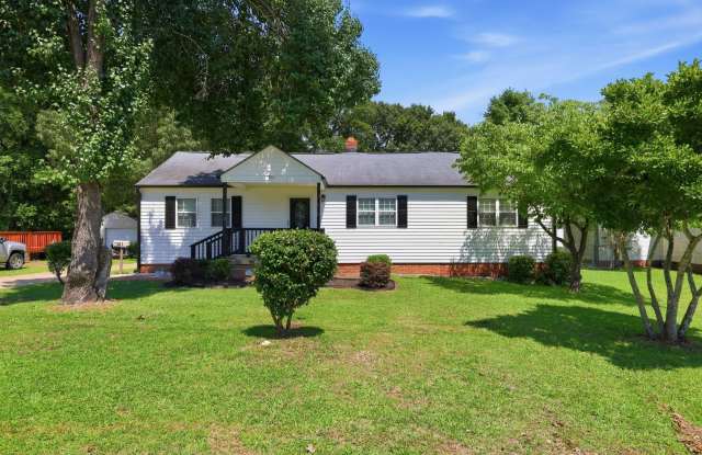 Modern Updates in this Classic 3bedroom/2 Bath Home in Erwin