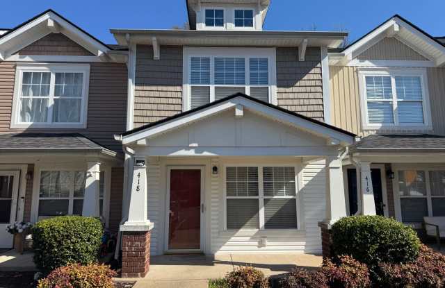 2BR Townhome in Shadow Glen