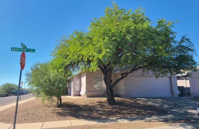 Beautiful 3 bedroom with a den - 2 bathroom