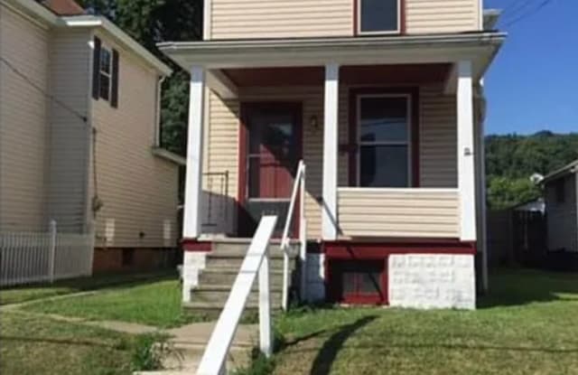 4725 5th Avenue - 4725 5th Avenue, Beaver Falls, PA 15010