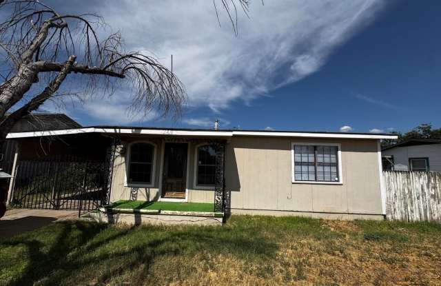 2 Bed 1 Bath Ready To Rent ASAP!