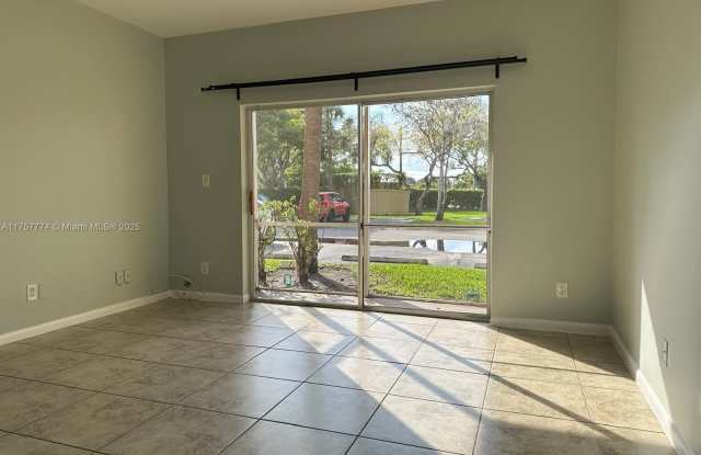 Photo of 880 Cypress Park