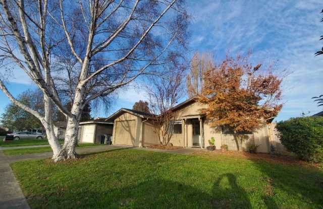 Photo of 3-bedroom home with remodeled kitchen and fenced backyard!