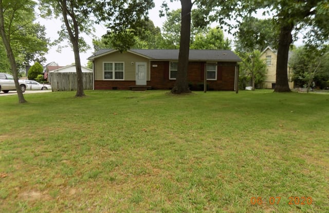 413 Julie Dr - 413 Julie Drive, Clarksville, TN 37042