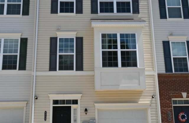 8425 MEADOWLARK LANE