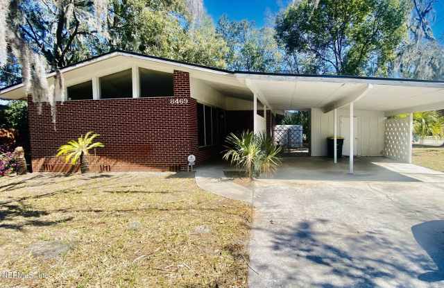 8469 SAN CLEMENTE Drive