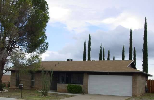 Photo of 3BR/2BA/2GA 1,768 sq.ft. rental in Sierra Vista, AZ- Brand New Tile In Bedrooms!!!