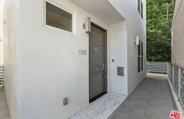 1745 S Barrington Ave