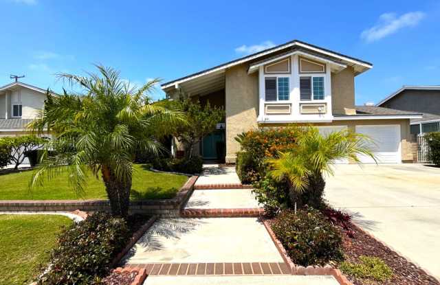 4 bed, 3 bath located in Anaheim!