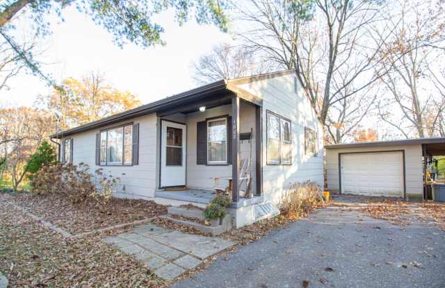 Photo of 3 Bed 2 Bath Home on University Ave