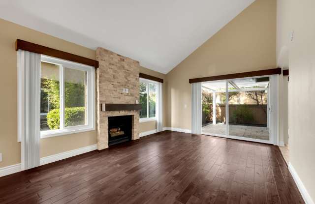 Beautiful 2-Story, 3-Bedroom, 3-Bath Townhome Community Pool