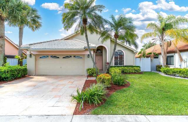 176 Executive Cir - 176 Executive Circle, Boynton Beach, FL 33436