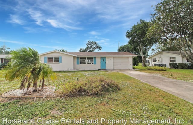 133 Golf Club Ln - 133 Golf Club Lane, Sarasota County, FL 34293