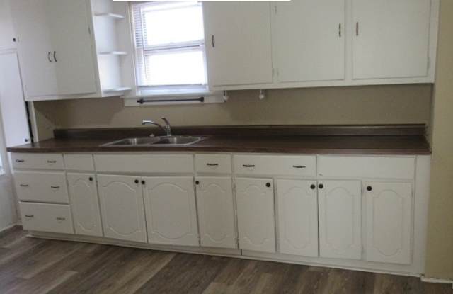 5337 N. 38th St - Lower