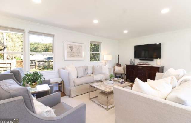 1092 West Lake Drive