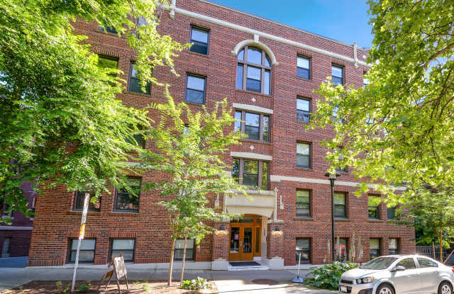 Fionia Apartments
