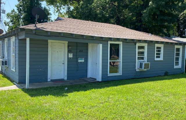 2503 Malcom St
